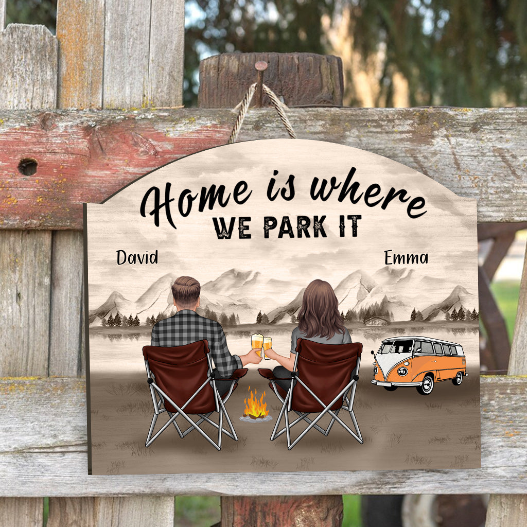 Zuhause ist, wo wir parken – personalisiertes Camping-Holzschild in individueller Form