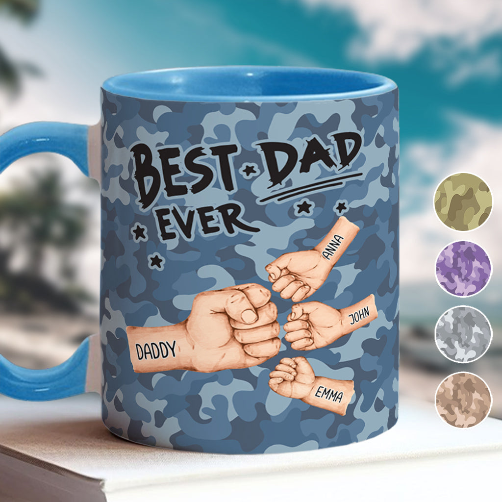 „Bester Papa aller Zeiten“ – personalisierte Tasse mit Camouflage-Muster und Vater-Akzent