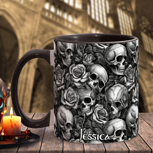 Totenkopf-Rosen Schwarz-Weiß - Personalisierte Tasse mit Totenkopf-Akzent