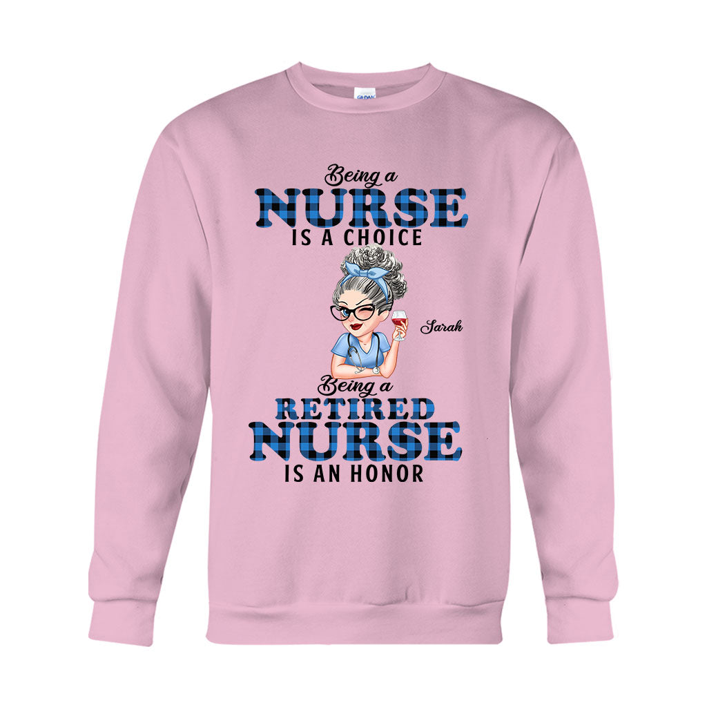 Als pensionierte Krankenschwester eine Ehre zu sein – personalisiertes T-Shirt und Hoodie für Krankenschwestern