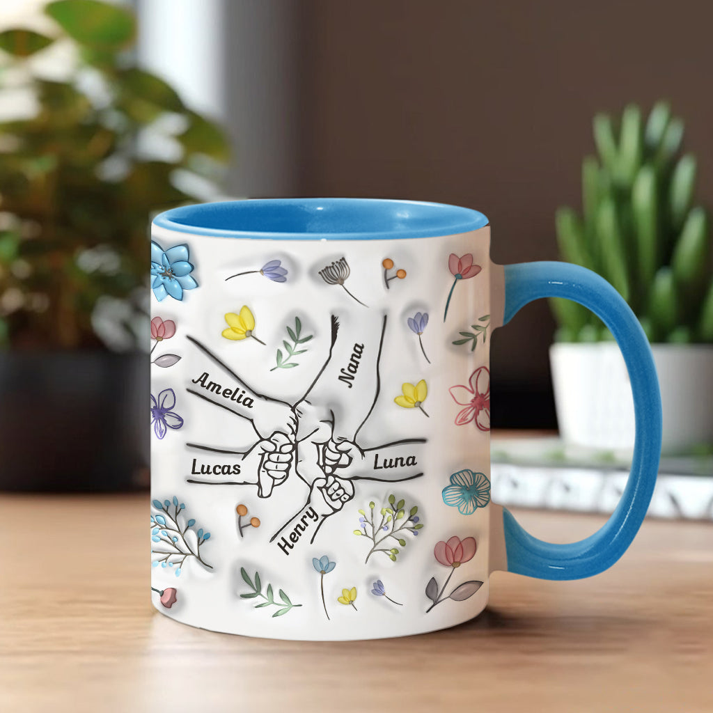 Händchenhaltende Oma, Mama, Nana – Personalisierte Tasse mit Oma-Akzent