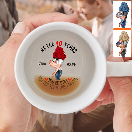 Du bist immer noch heißer als dieser Kaffee – Personalisierte Tasse mit versteckter Botschaft für Paare