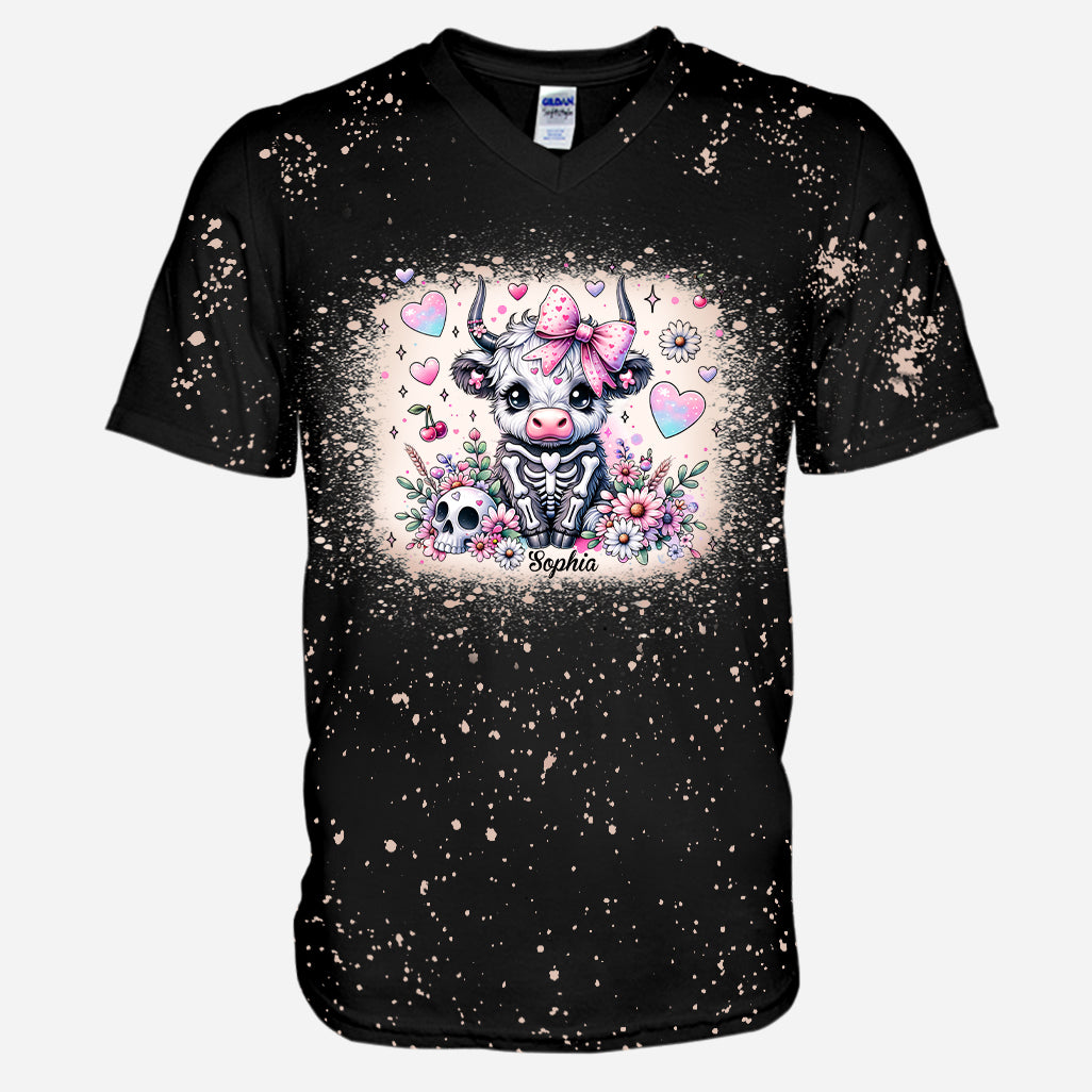 Niedliches, gruseliges Halloween-Hochlandrind – personalisiertes gebleichtes T-Shirt