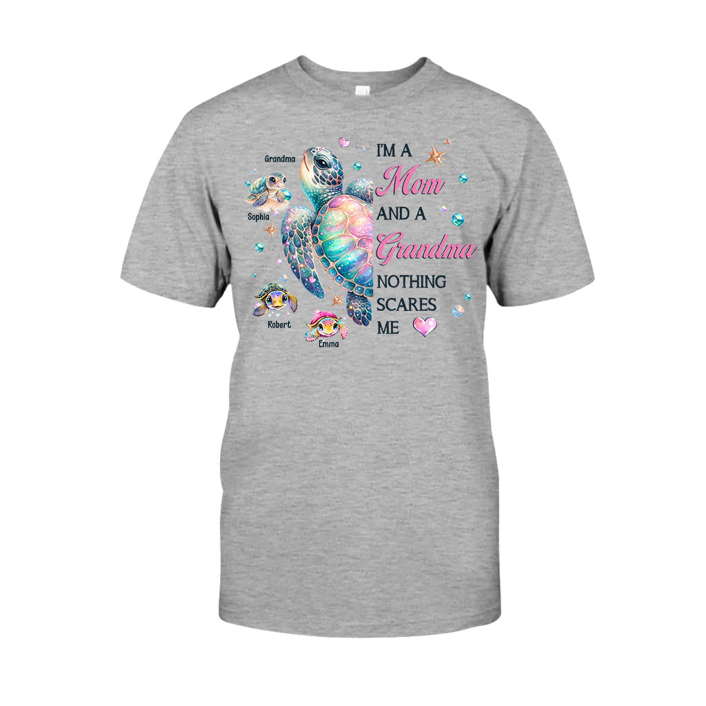Nichts kann mir Angst machen – Oma Schildkröte – Personalisiertes Oma-T-Shirt und Hoodie