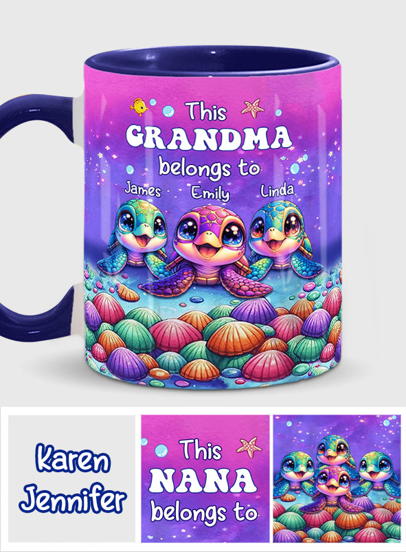 Diese Tasse gehört der Meeresschildkröten-Version – personalisierte Tasse mit Oma-Akzent