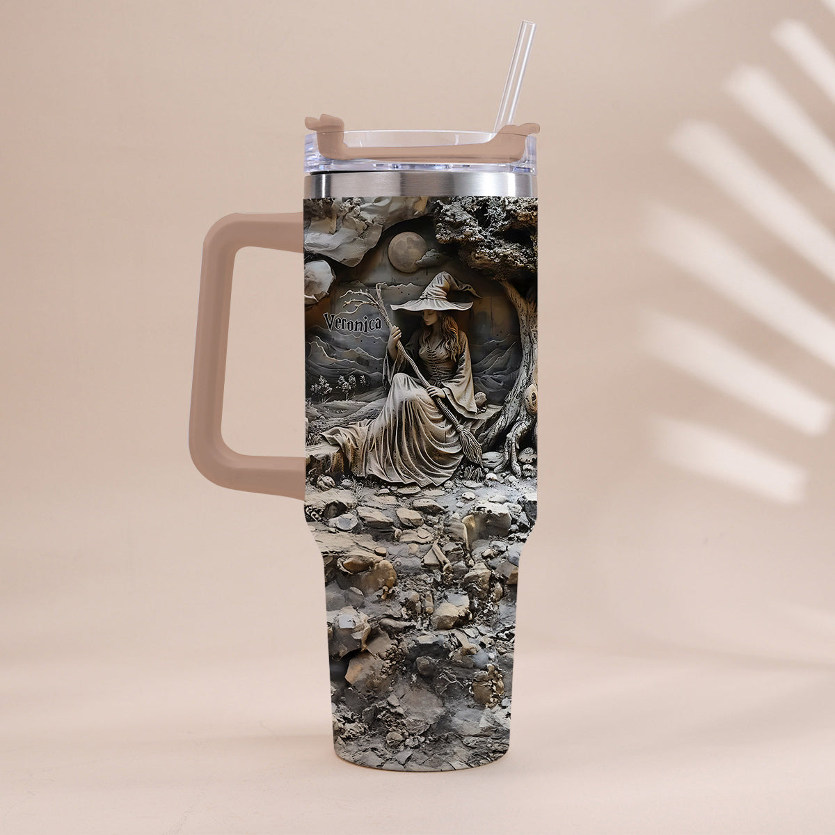 Wunderschöne Hexe – personalisierter Hexenbecher mit Henkel