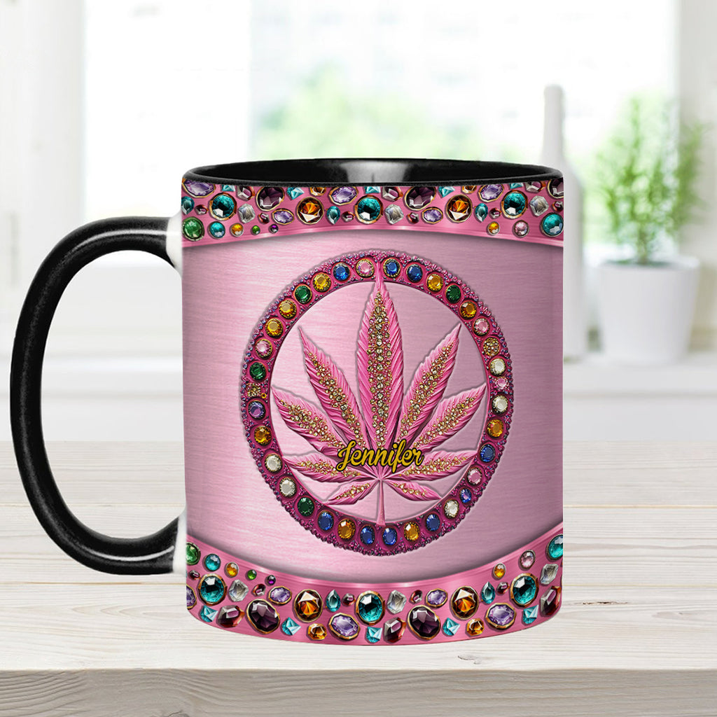 Stoner Chick – Personalisierter Becher mit Cannabis-Akzent