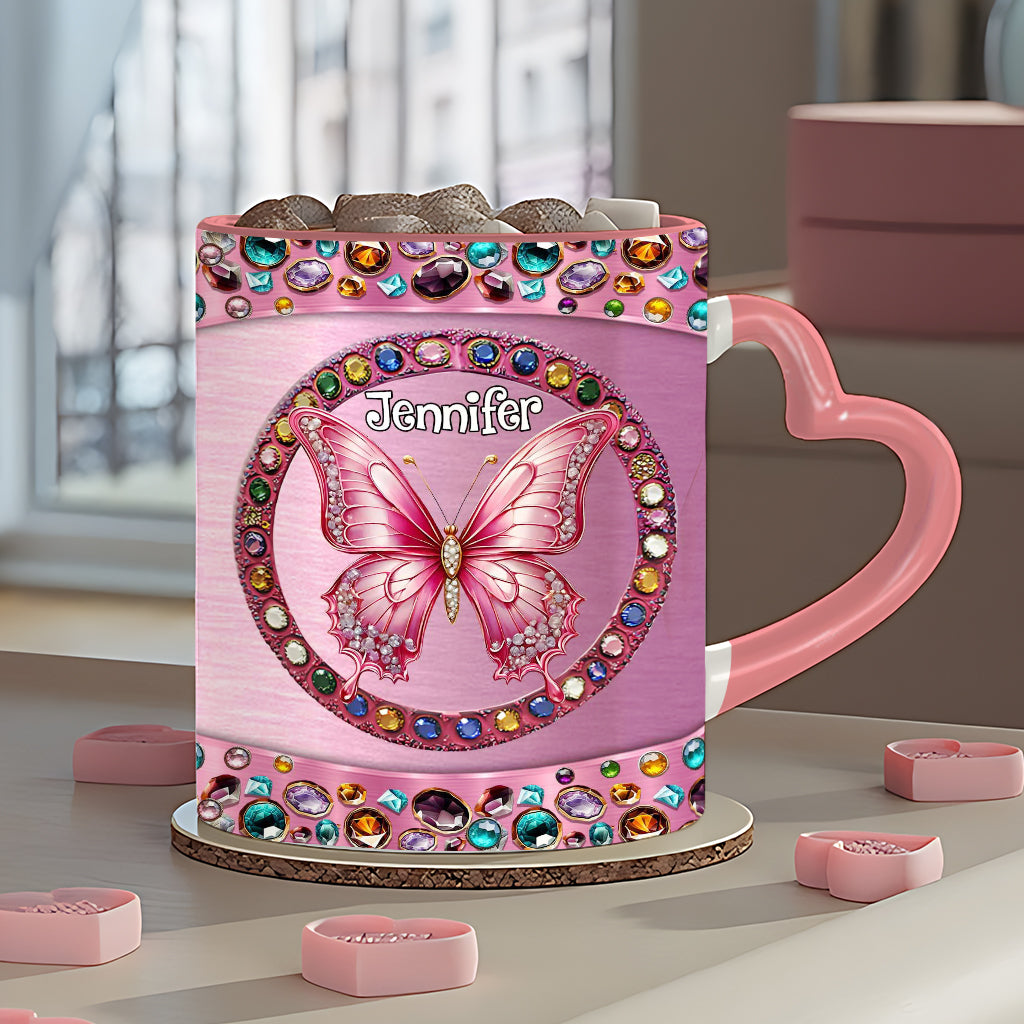 Wunderschöner rosa personalisierter Becher mit Schmetterlingsherzgriff