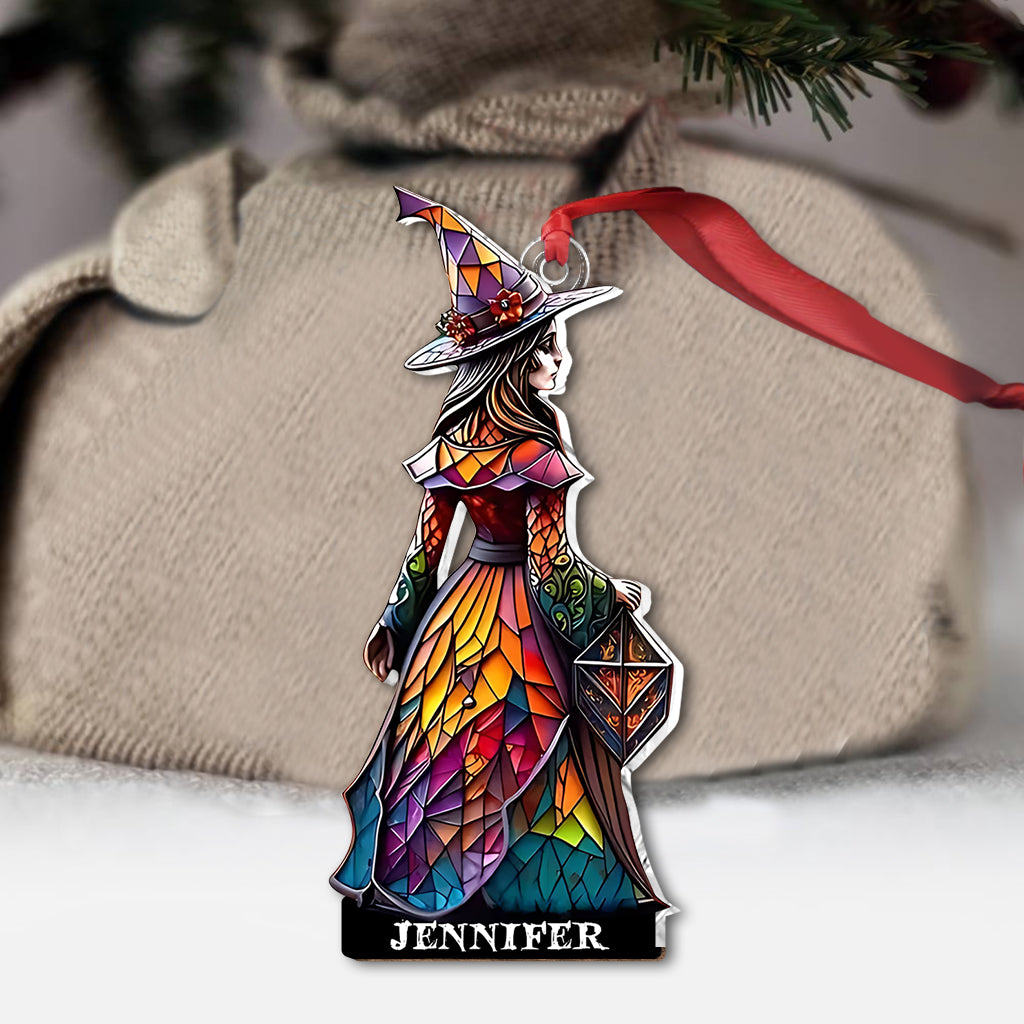 Wunderschöne Hexe – personalisierter Hexen-Anhänger in individueller Form