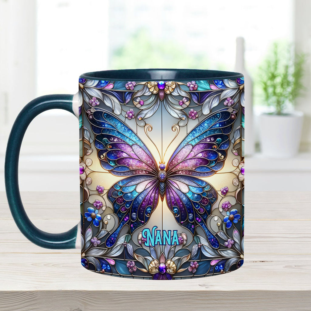 Oma Schmetterling – Personalisierte Tasse mit Oma-Akzent