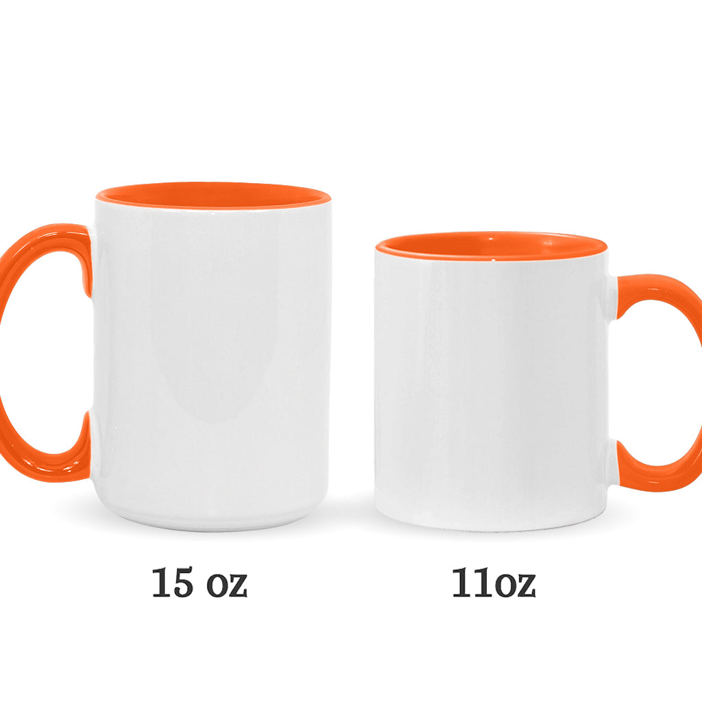 Gruselig – Beliebiger Titel – Personalisierte Tasse mit Oma-Akzent