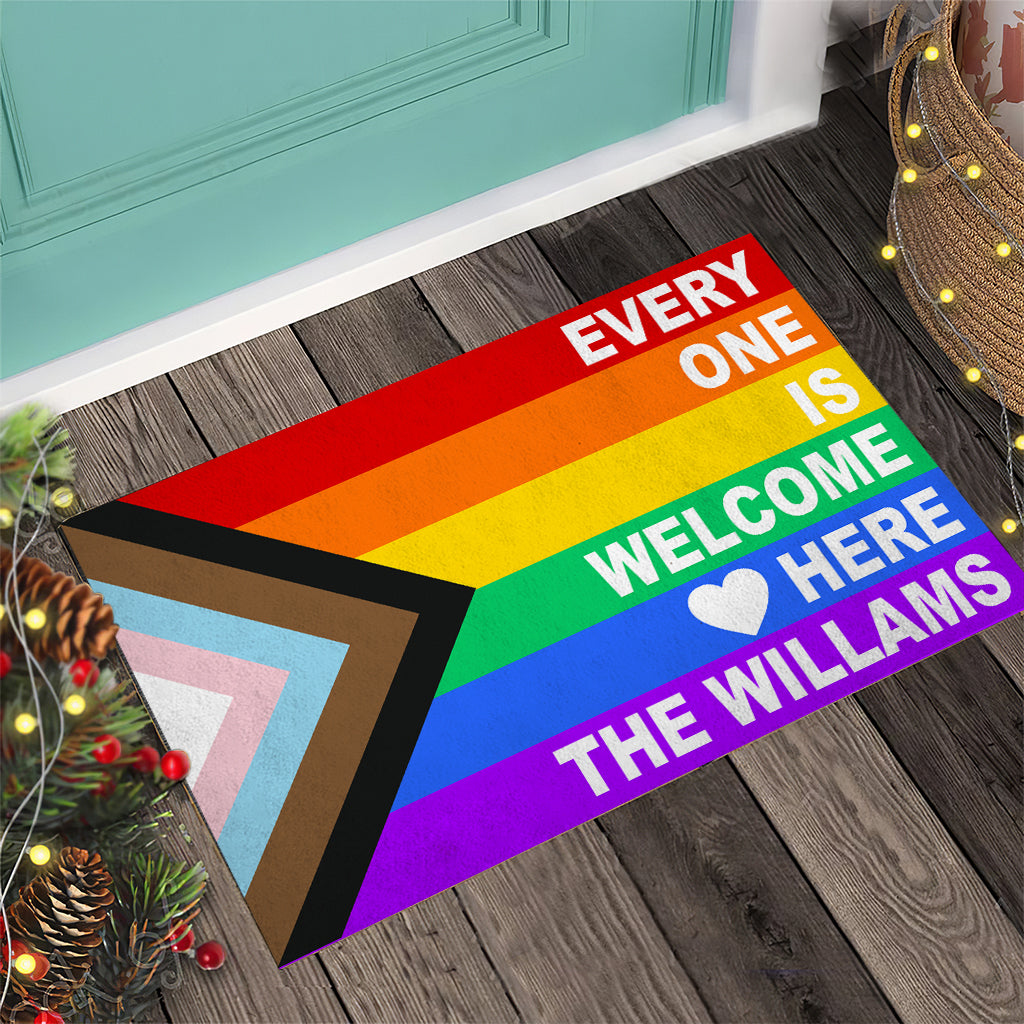 Hier ist jeder willkommen – Personalisierte Fußmatte zur Unterstützung der LGBTQ+-Community