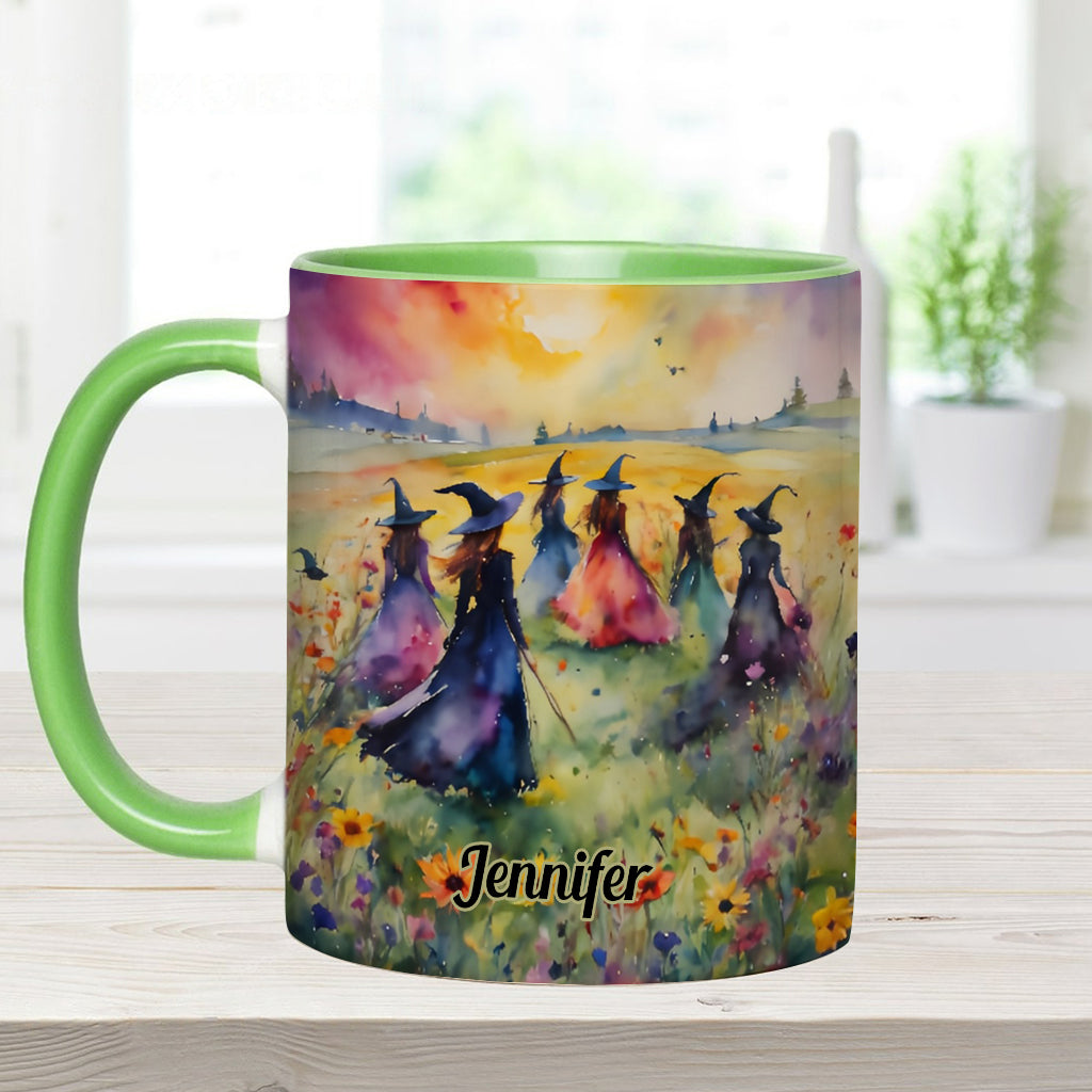 Aquarell-Hexen versammeln sich – Personalisierte Tasse mit Hexenmotiv