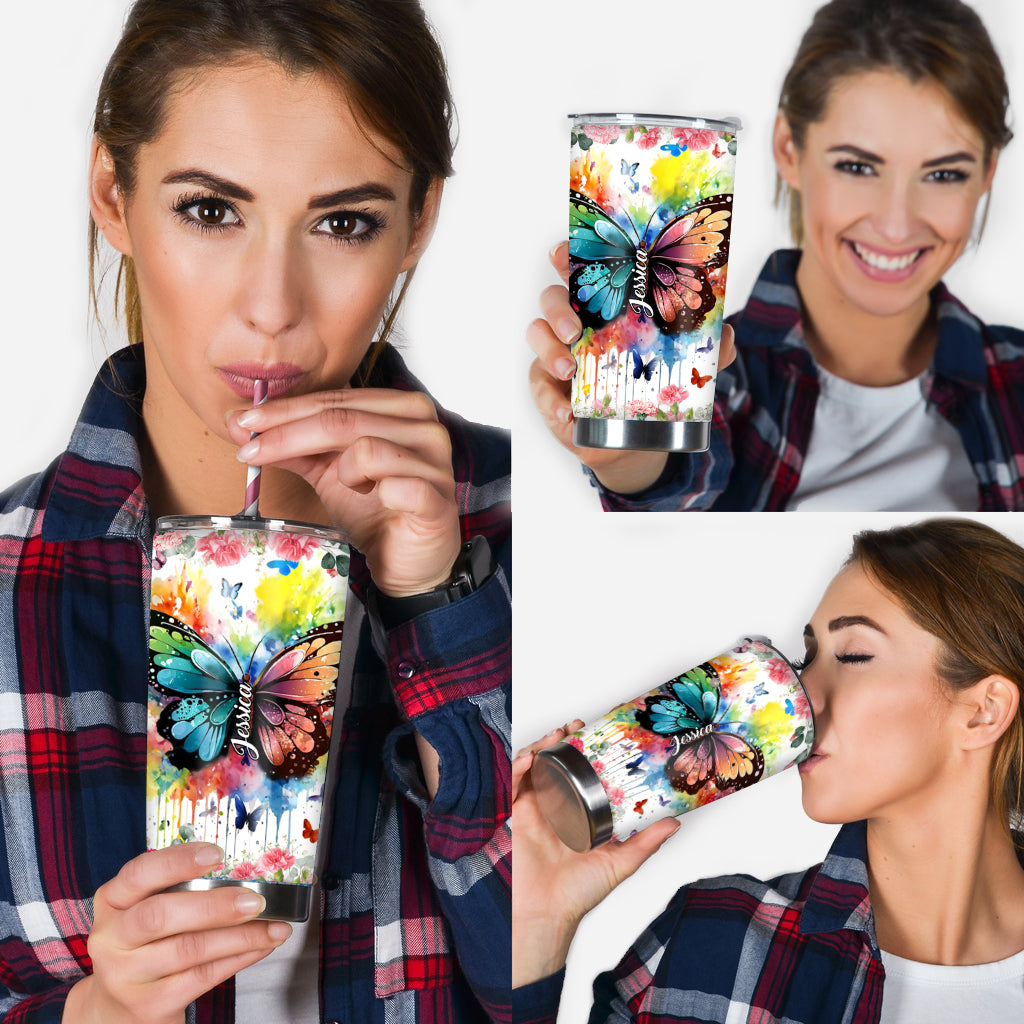 Schmetterling in bunter Aquarellversion - Personalisierter Schmetterlingsbecher