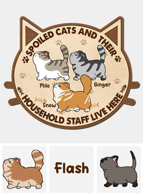 Hier wohnen verwöhnte Katzen und ihr Hauspersonal – personalisierte Fußmatte in Katzenform