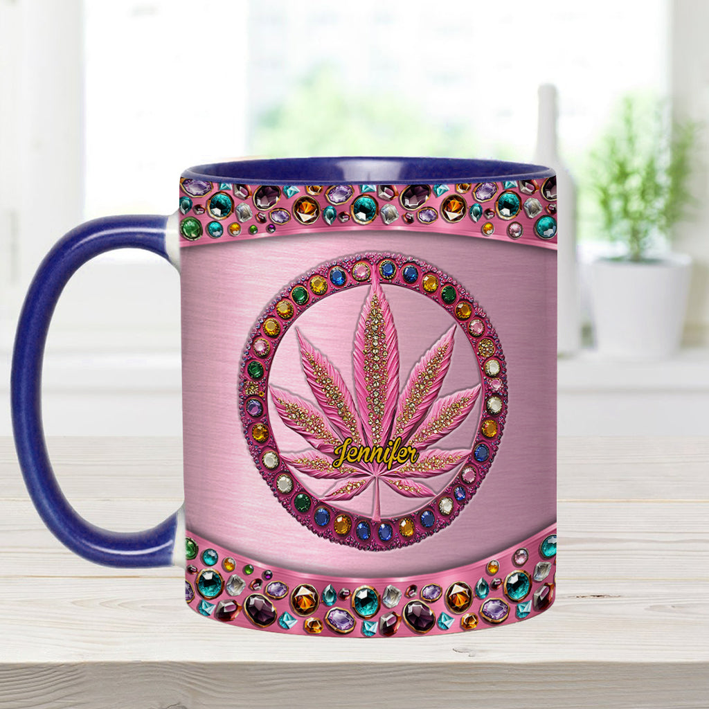 Stoner Chick – Personalisierter Becher mit Cannabis-Akzent