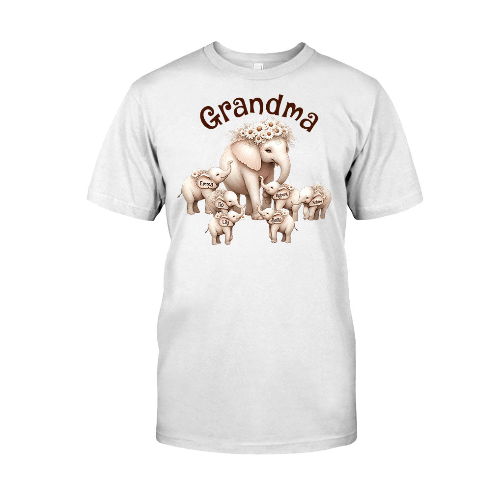 Niedlicher Elefant – Personalisiertes Oma-T-Shirt und Hoodie