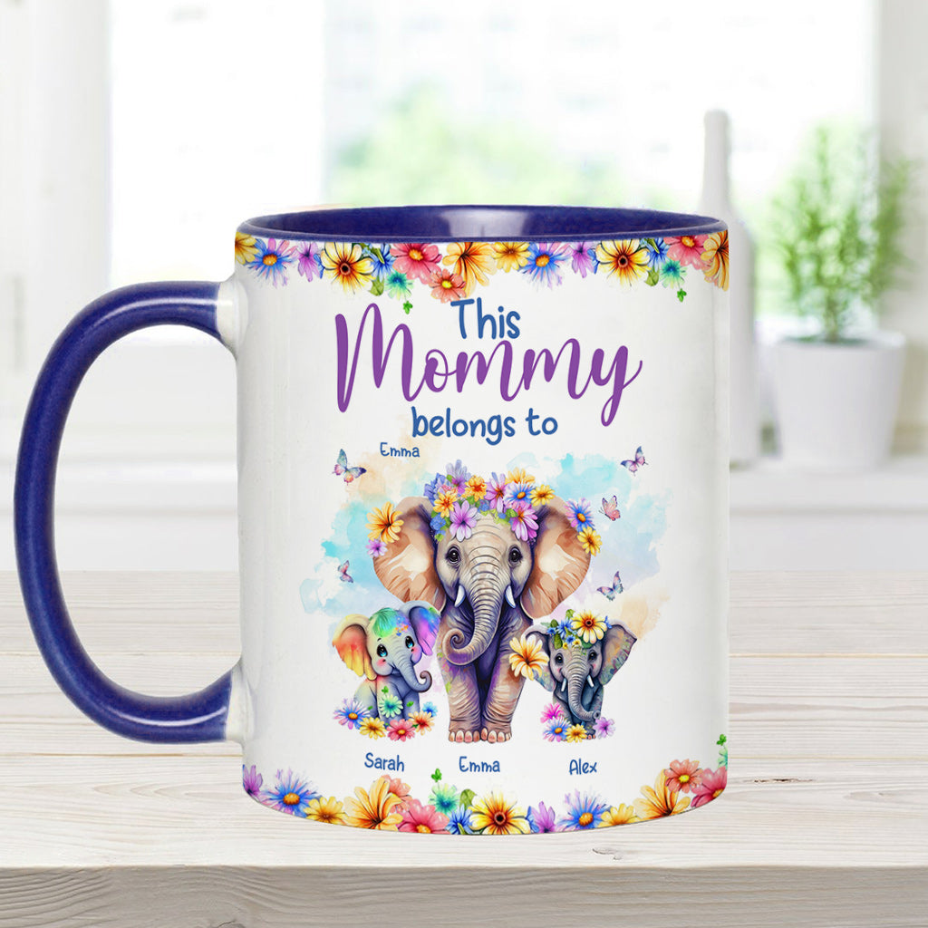 Elefanten – Diese Mama gehört zu uns – Personalisierte Tasse mit Muttermotiv