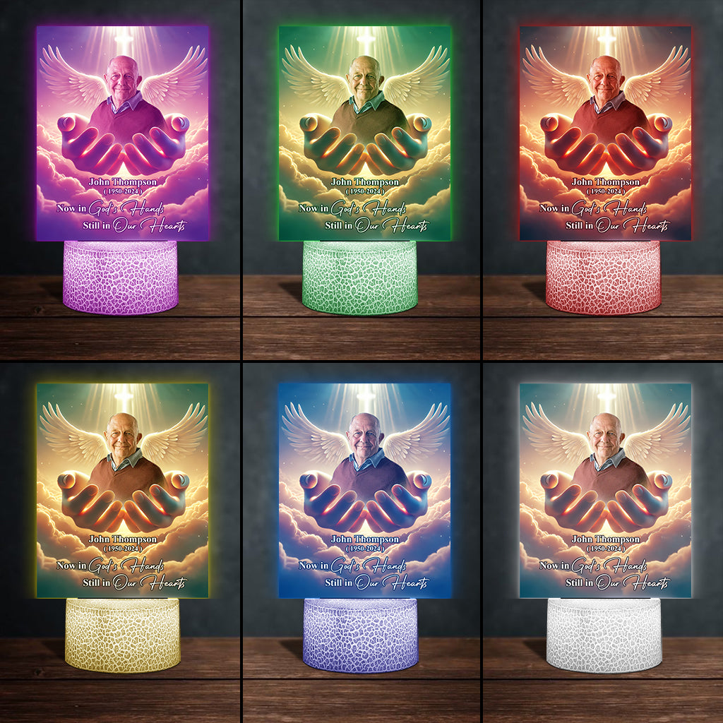Nun in Gottes Händen, doch in unseren Herzen – Personalisierte Gedenktafel mit Leuchtfuß