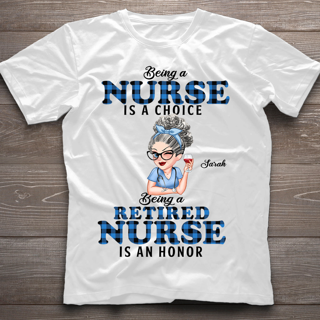 Als pensionierte Krankenschwester eine Ehre zu sein – personalisiertes T-Shirt und Hoodie für Krankenschwestern