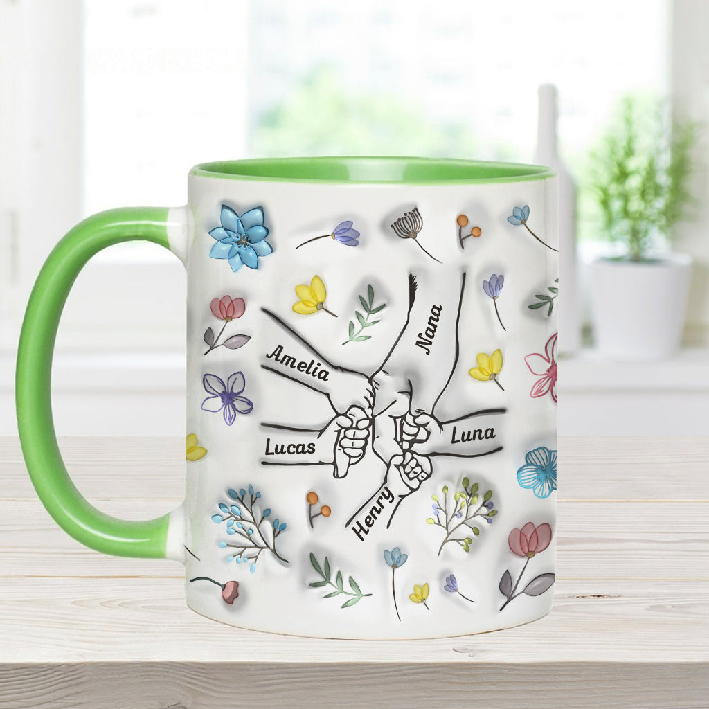 Händchenhaltende Oma, Mama, Nana – Personalisierte Tasse mit Oma-Akzent