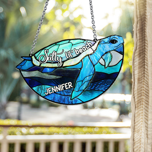 Salty Lil' Beach Blue Ocean Summer Vibes - Personalisierter Schildkröten-Fensterhänger als Sonnenfänger 