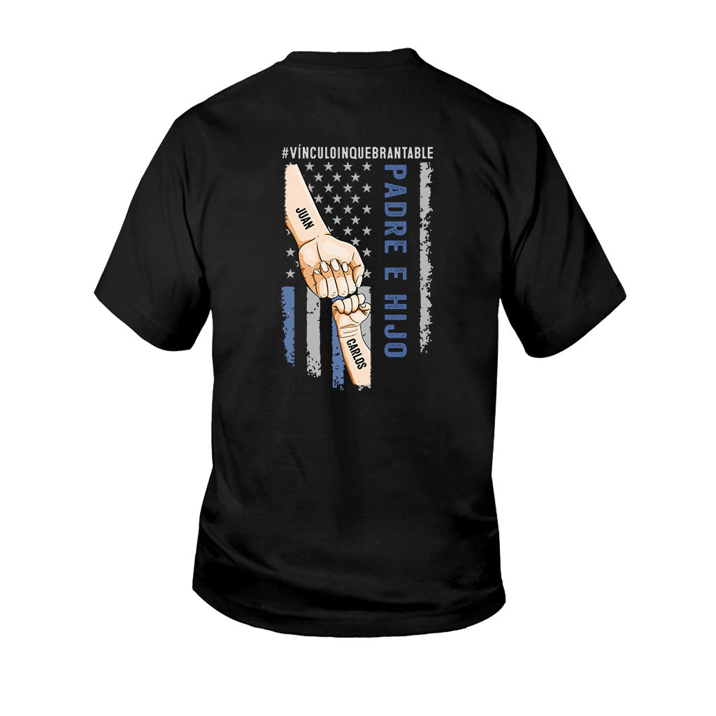 Padre E Hijos Vínculo Inquebrantable – Personalisiertes Vater-T-Shirt und Kapuzenpullover