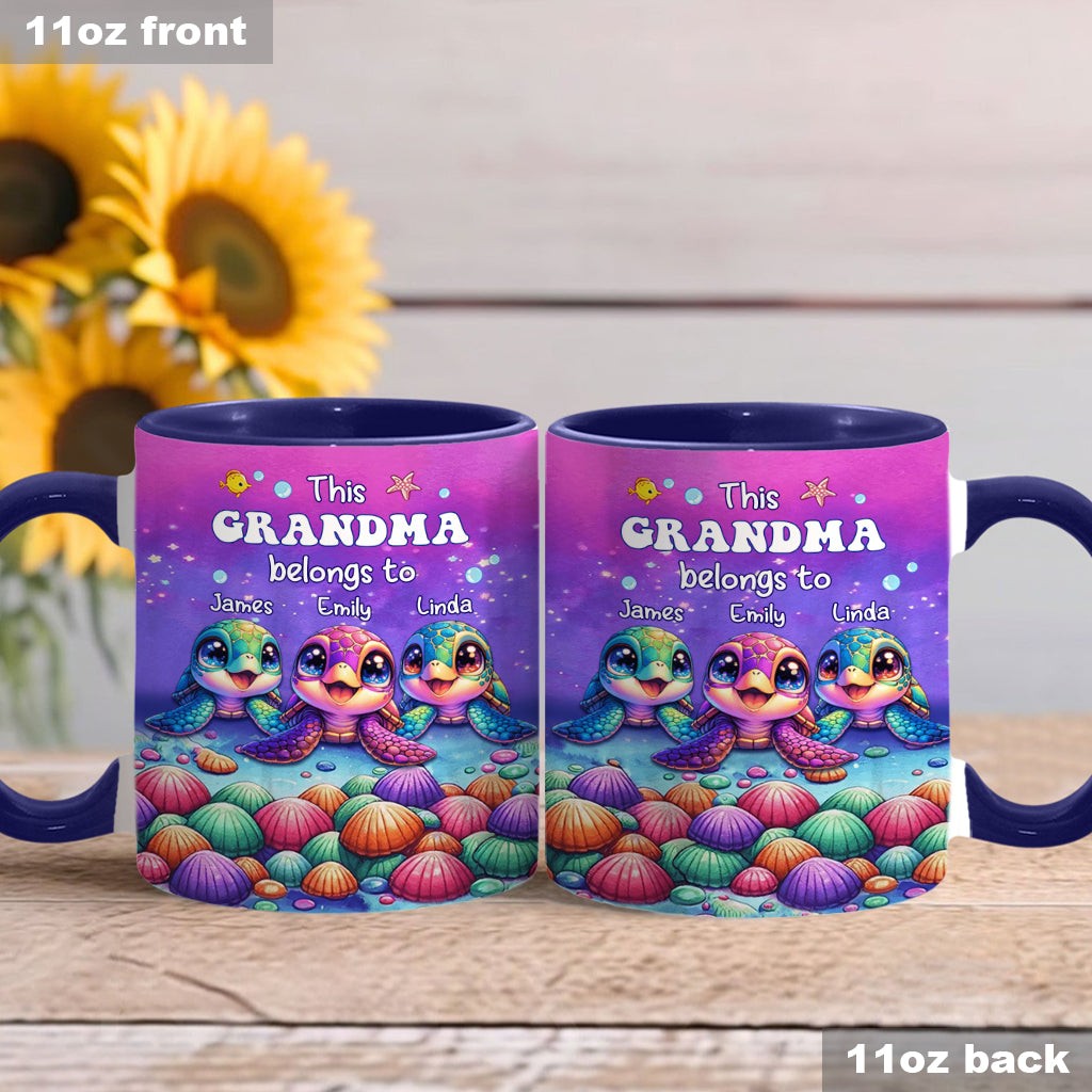 Diese Tasse gehört der Meeresschildkröten-Version – personalisierte Tasse mit Oma-Akzent