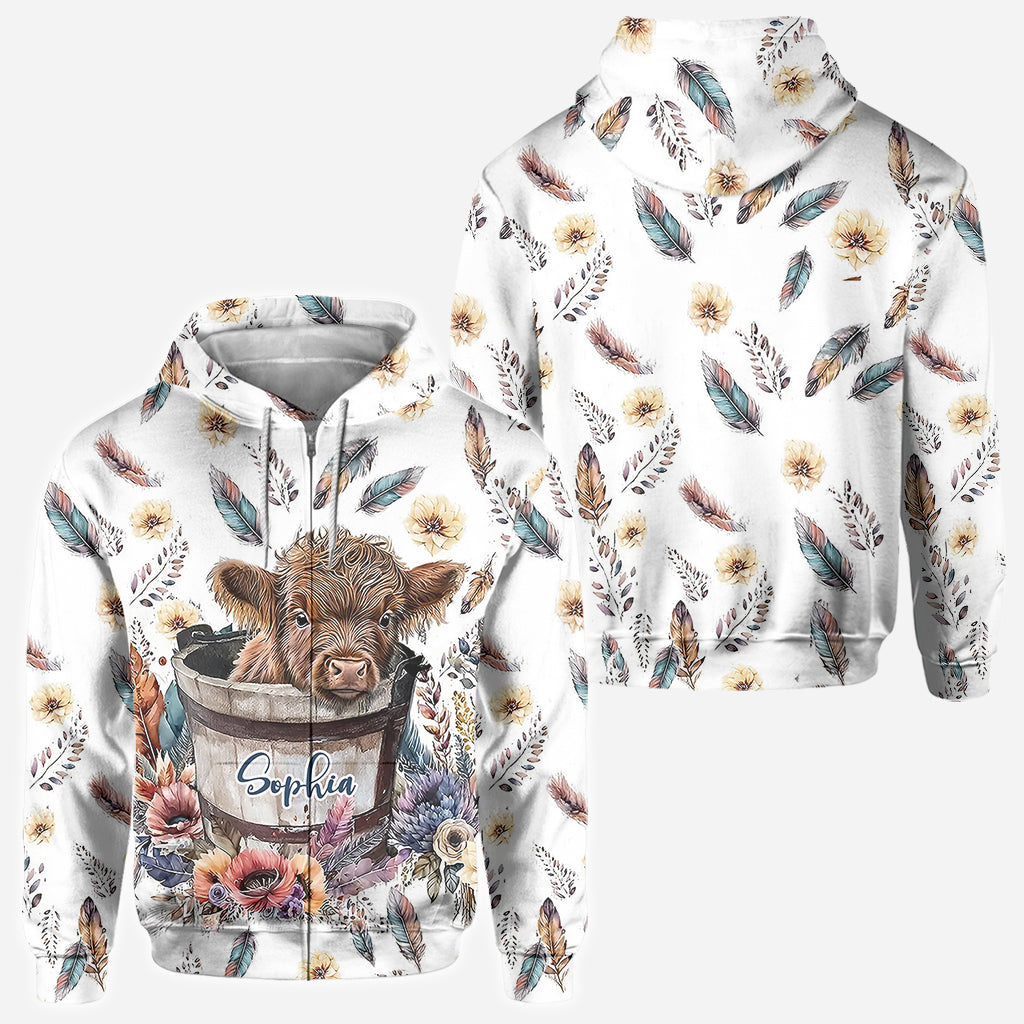 Hochlandkalb im Eimer - Personalisiertes Allover-Shirt