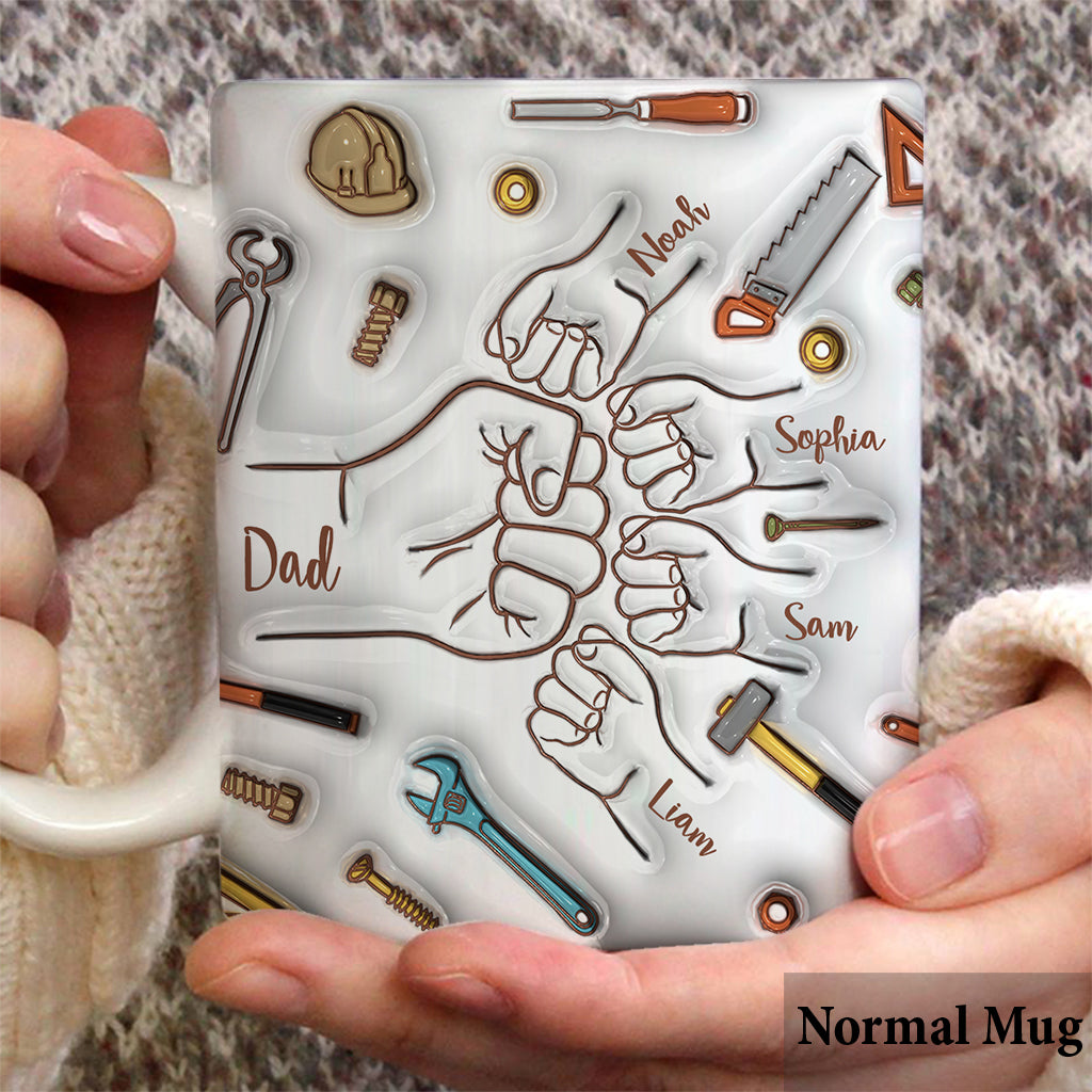 Vater und Kinder geben sich ein High Five – personalisierte Vatertasse