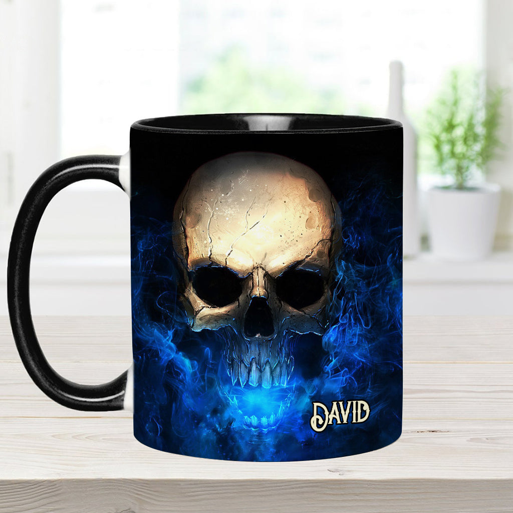 Eis und Feuer – Personalisierte Tasse mit Totenkopf-Akzent