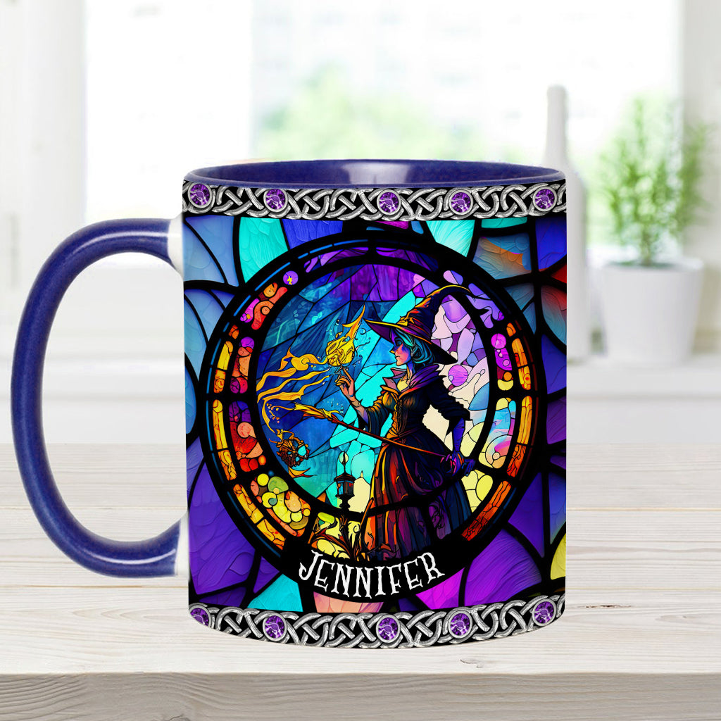 Wunderschöne Hexe aus Buntglas – personalisierte Tasse mit Hexenmotiv