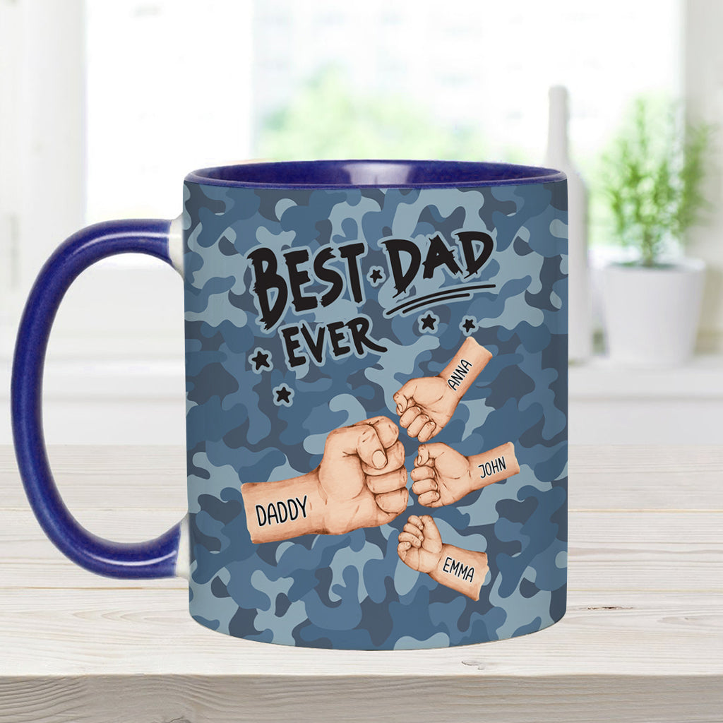 „Bester Papa aller Zeiten“ – personalisierte Tasse mit Camouflage-Muster und Vater-Akzent