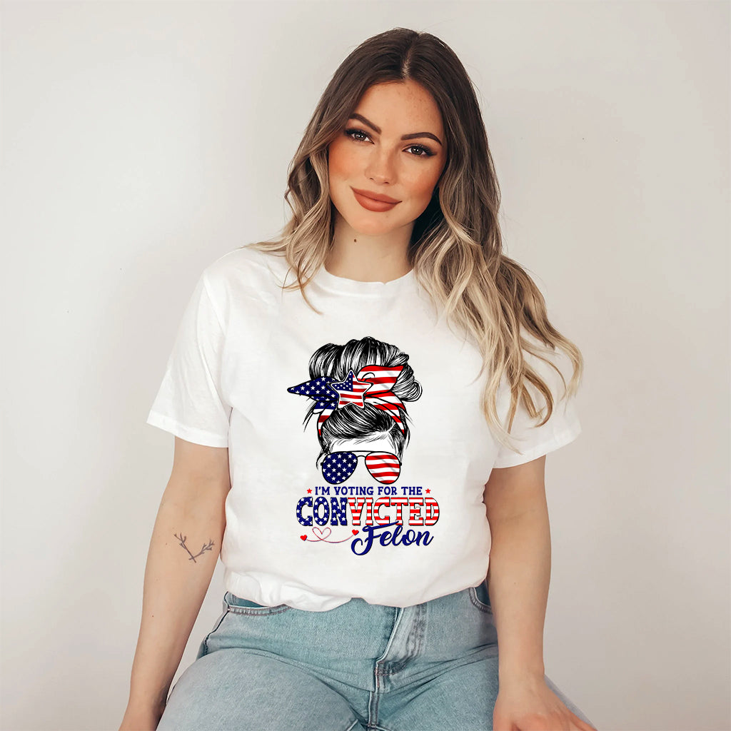 Ich wähle den verurteilten FeI0n Messy Bun T-Shirt, Trump 2024 Shirt, Lustige Trump Biden Amerikanische Flagge, Erwachter Patriot, Frauen für Trump