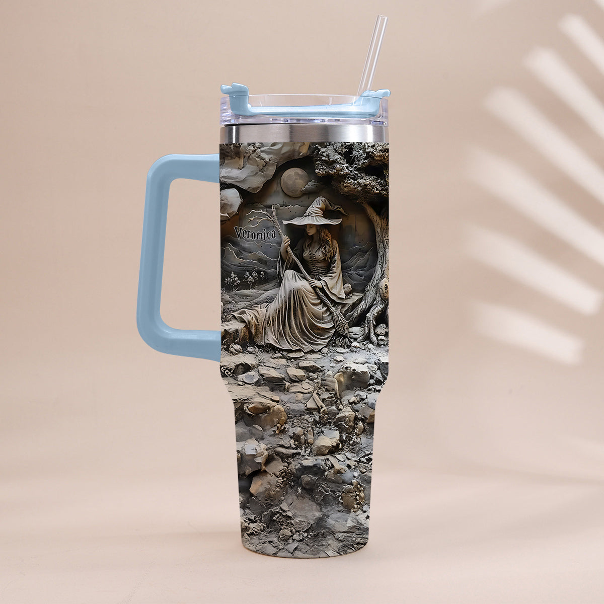 Wunderschöne Hexe – personalisierter Hexenbecher mit Henkel