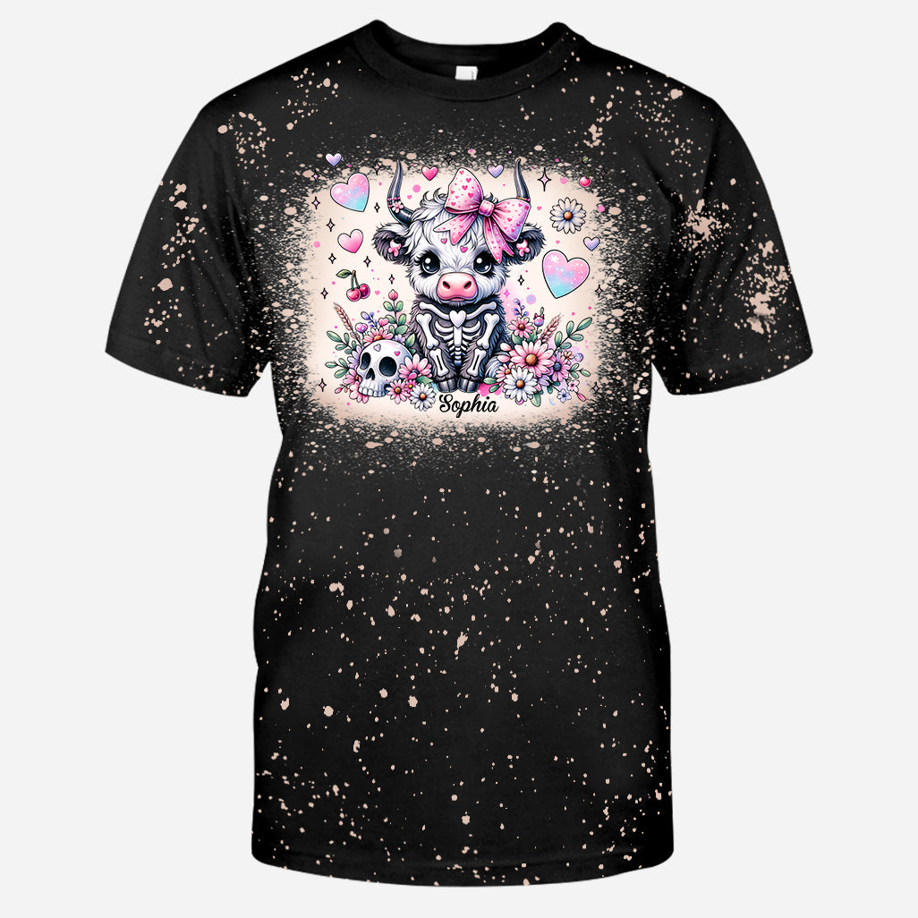Niedliches, gruseliges Halloween-Hochlandrind – personalisiertes gebleichtes T-Shirt
