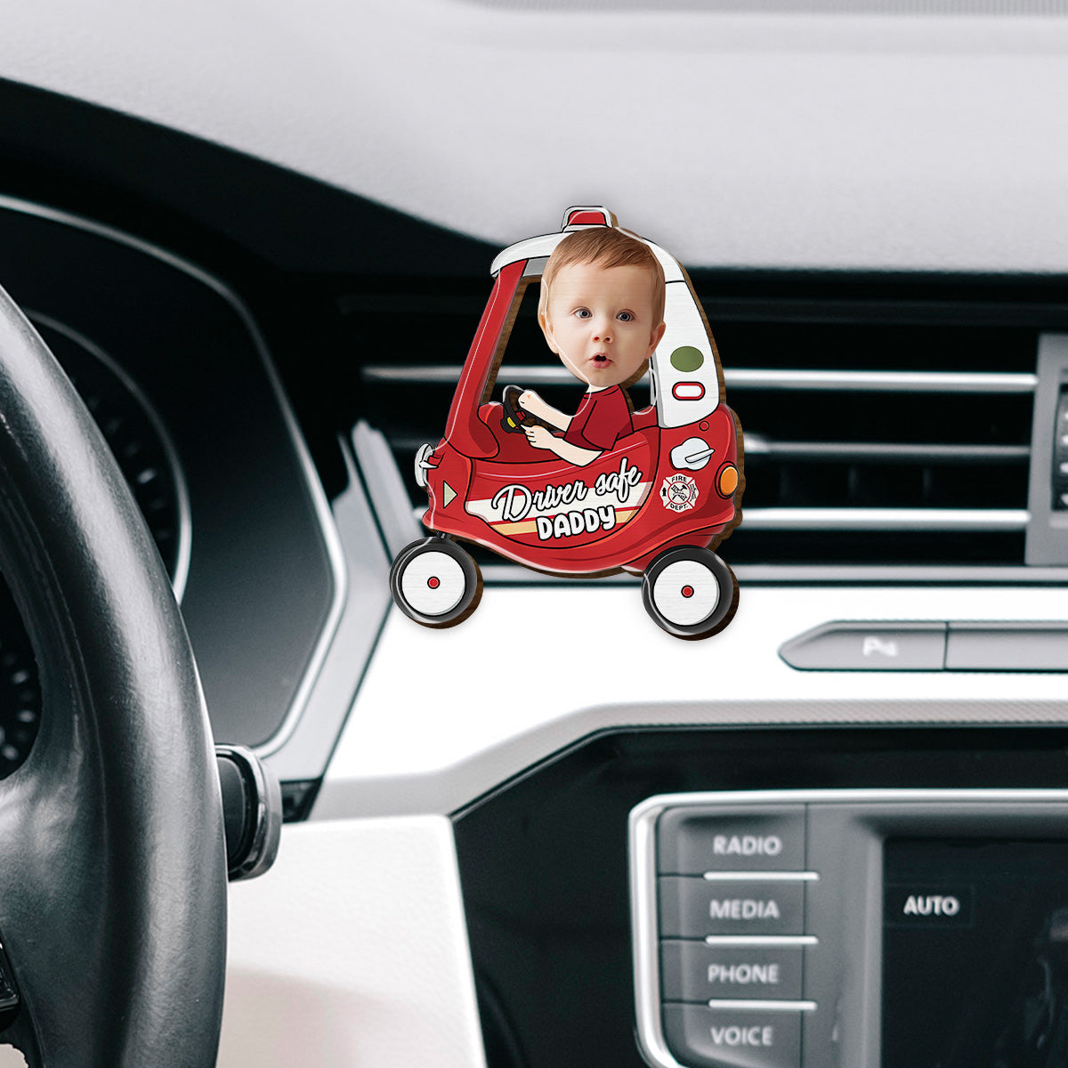 Fahr vorsichtig, Papa! – Personalisierter Auto-Sonnenblendenclip in Vaterform