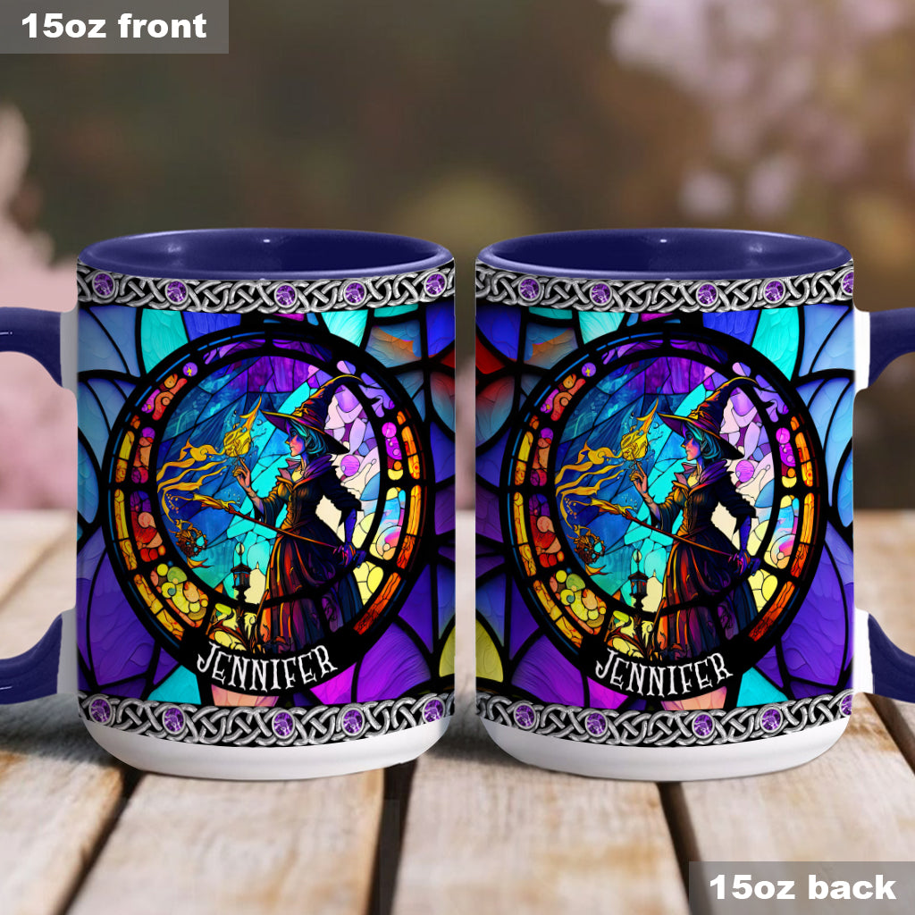 Wunderschöne Hexe aus Buntglas – personalisierte Tasse mit Hexenmotiv
