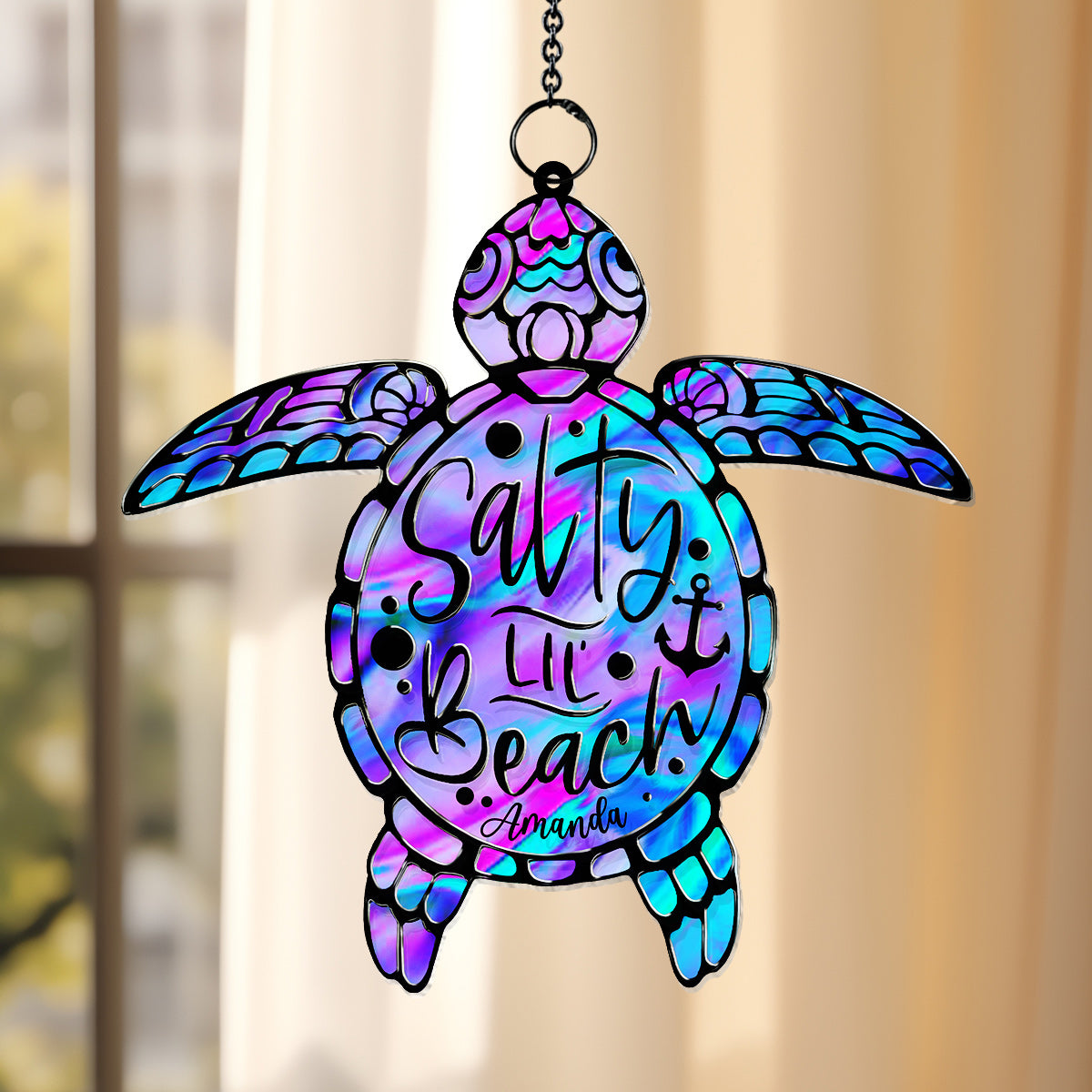 Salty Lil' Beach – Personalisierter Schildkröten-Fensterhänger als Sonnenfänger 