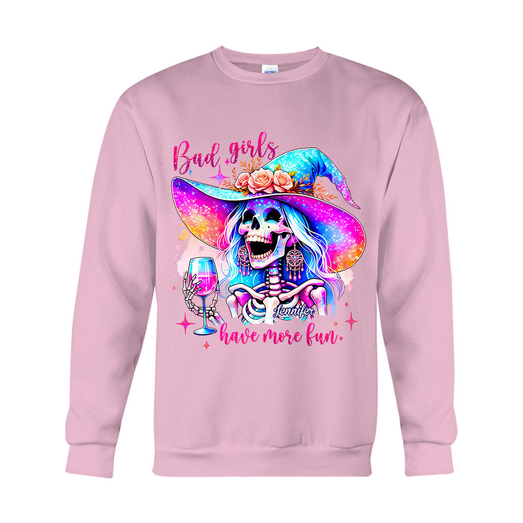 „Böse Mädchen haben mehr Spaß“ – Personalisiertes Hexen-T-Shirt und Hoodie