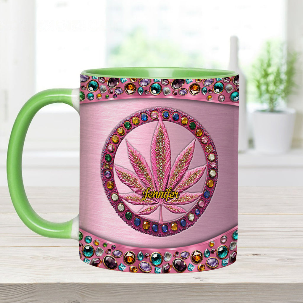 Stoner Chick – Personalisierter Becher mit Cannabis-Akzent
