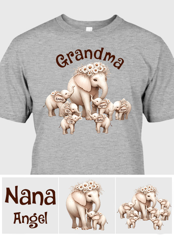 Niedlicher Elefant – Personalisiertes Oma-T-Shirt und Hoodie