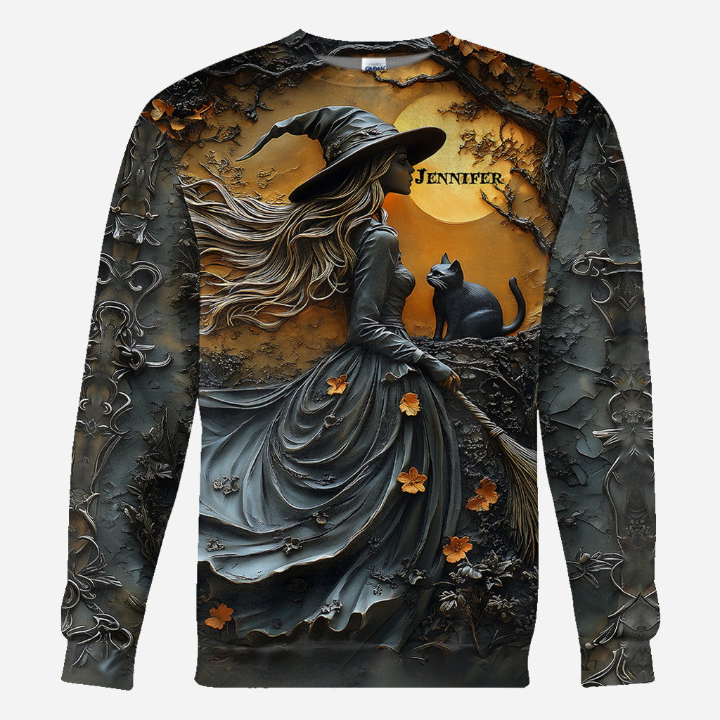 Wunderschöne Hexe und ihre schwarze Katze – personalisiertes Hexen-Shirt