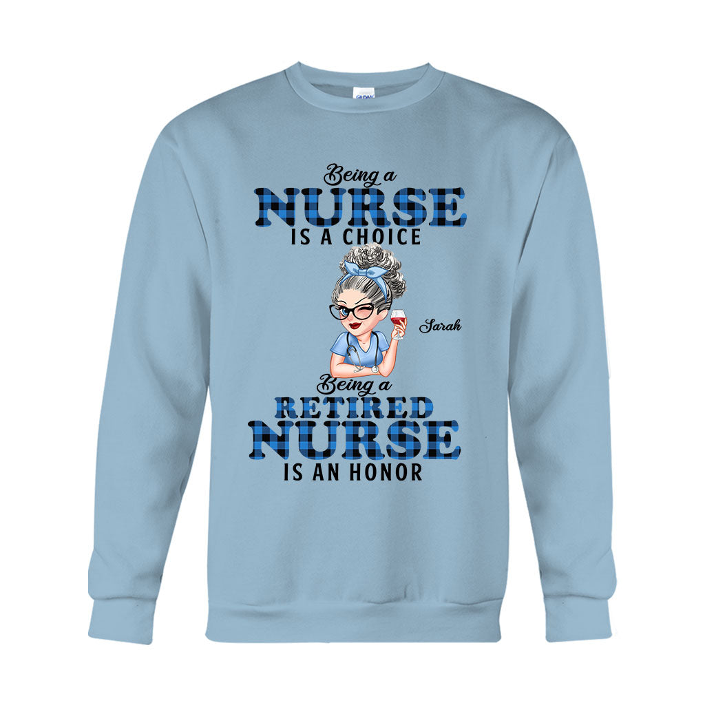 Als pensionierte Krankenschwester eine Ehre zu sein – personalisiertes T-Shirt und Hoodie für Krankenschwestern