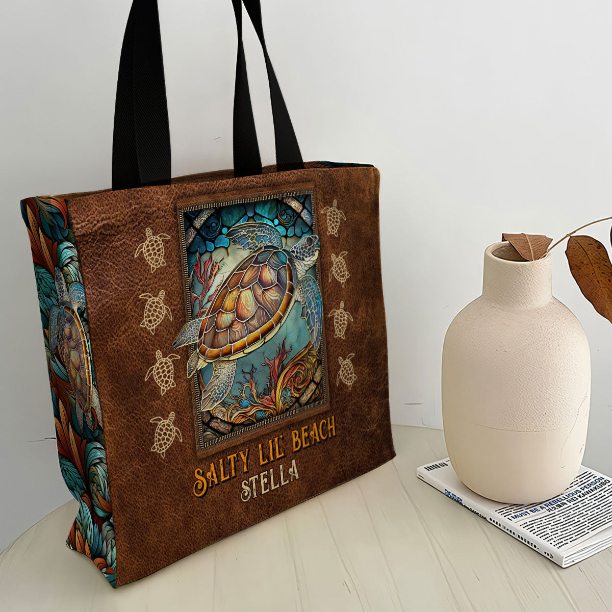 Salty Lil Beach – Personalisierte Tragetasche aus Canvas mit Schildkröten-Allover-Print