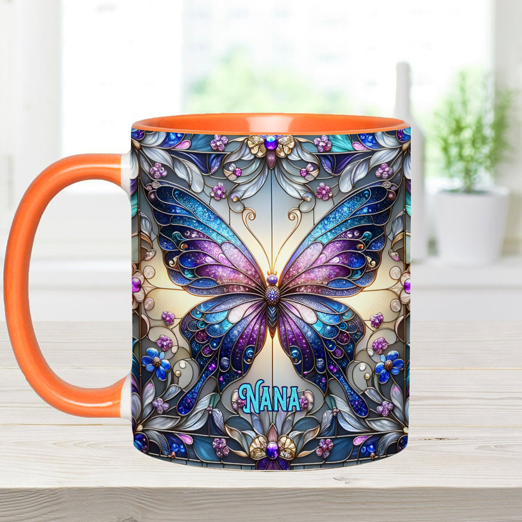 Oma Schmetterling – Personalisierte Tasse mit Oma-Akzent