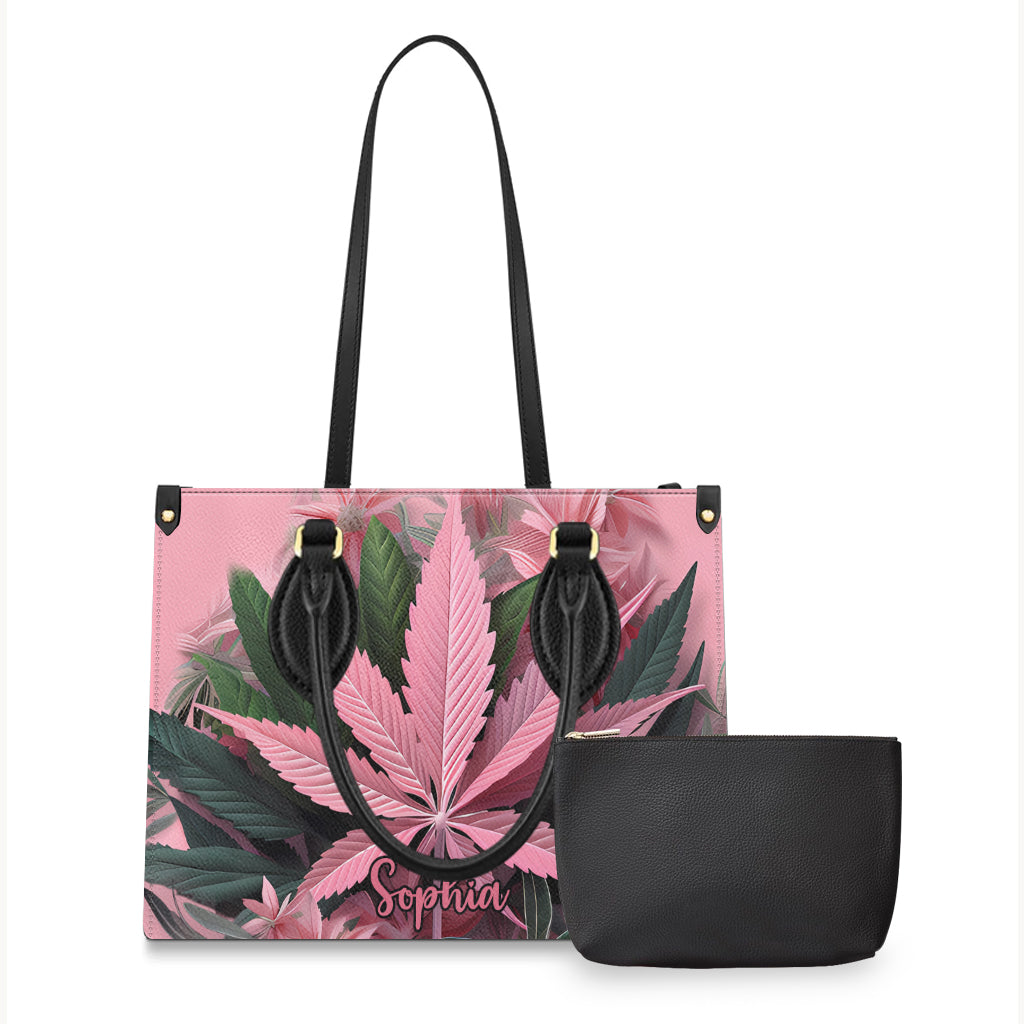 Pink Stoner Chick – Personalisierte Lederhandtasche für Cannabis