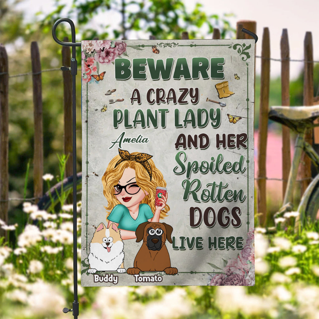 Verrückte Pflanzenliebhaberin und ihre Hunde – Personalisierte Gartenflagge