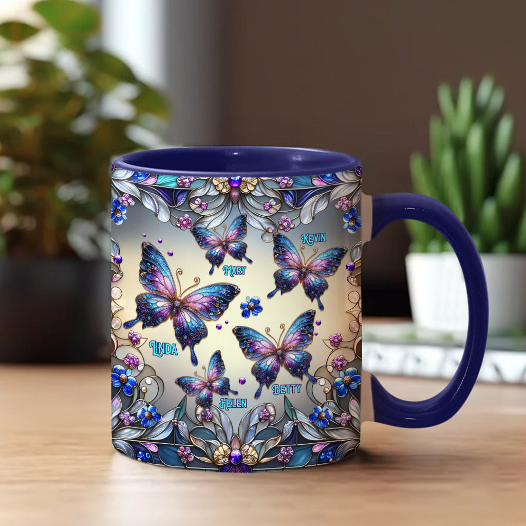 Oma Schmetterling – Personalisierte Tasse mit Oma-Akzent