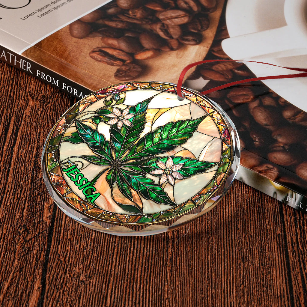 Hohe Weihnachten – Personalisierter runder Glasornament in Cannabisform